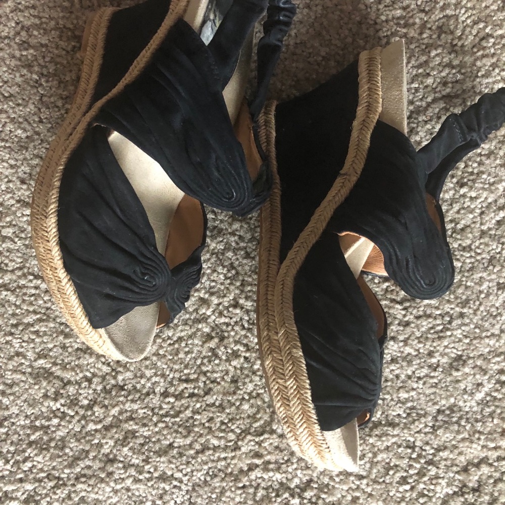 Shoes - Picture 4 of 5